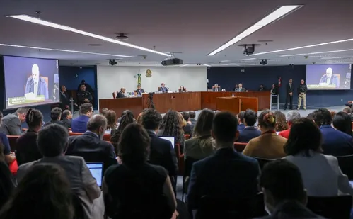 
          Imagem ilustrativa da imagem Começa no STF o julgamento de Bolsonaro e outros 7 réus por golpe de Estado
          