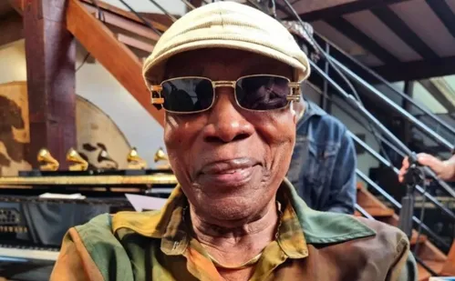 
          Imagem ilustrativa da imagem Milton Nascimento celebra 83 anos, mostra fotos antigas e é exaltado por artistas
          