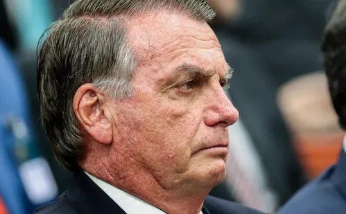 
          Imagem ilustrativa da imagem Condenado, Bolsonaro ainda responde a outro processo no STF; entenda
          