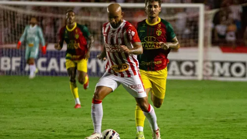 
          Imagem ilustrativa da imagem Confira as informações, prováveis escalações e arbitragem de Brusque x Náutico
          