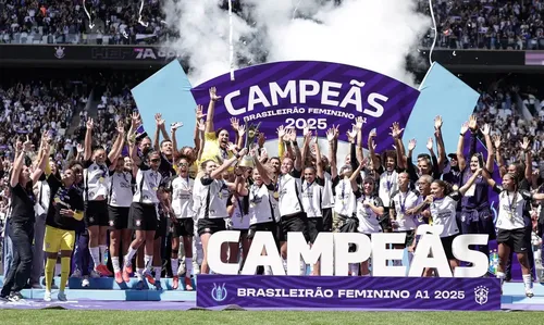 
          Imagem ilustrativa da imagem Corinthians vence Cruzeiro e é campeão brasileiro de futebol feminino
          