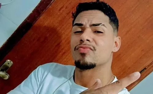 
          Imagem ilustrativa da imagem Corpo com marca de tiro é encontrado em cima de moto às margens de estrada no ES
          