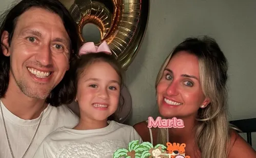 
          Imagem ilustrativa da imagem 'Corta o coração', diz Cássio após filha autista ser negada em escolas
          