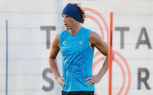 
          Imagem ilustrativa da imagem David Luiz nega ameaças e encontro com mulher que fez BO contra o jogador
          