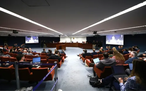 
          Imagem ilustrativa da imagem Defesa de Bolsonaro discorda de votos de Moraes e Dino, mas respeitará decisão
          