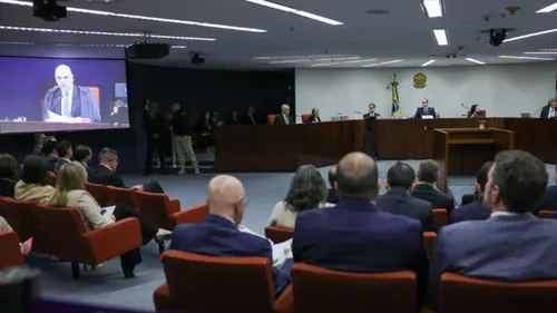 
          Imagem ilustrativa da imagem Defesa de Mauro Cid pede manutenção de delação em julgamento sobre trama golpista
          