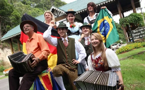 
          Imagem ilustrativa da imagem Delícias e música no novo roteiro dos pomeranos em Domingos Martins
          