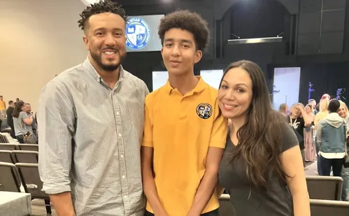 
          Imagem ilustrativa da imagem Depois de suicídio de adolescente que 'namorava' chatbot, mãe busca justiça nos EUA
          