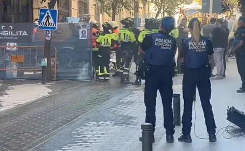 
          Imagem ilustrativa da imagem Desabamento parcial de prédio em Madri deixa 4 mortos
          