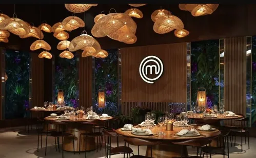 
          Imagem ilustrativa da imagem Desafio com torre de doces no Masterchef Confeitaria
          