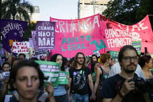 
          Imagem ilustrativa da imagem Descriminalização do aborto: entenda o que está em discussão no STF e o que pode mudar
          