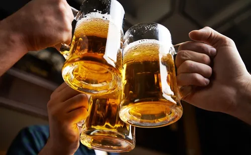 
          Imagem ilustrativa da imagem Dia Internacional da Cerveja: curiosidades e os sabores mais amados no Brasil
          