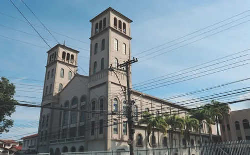 
          Imagem ilustrativa da imagem Dia Nacional da Juventude  com missa, adoração e pregação
          