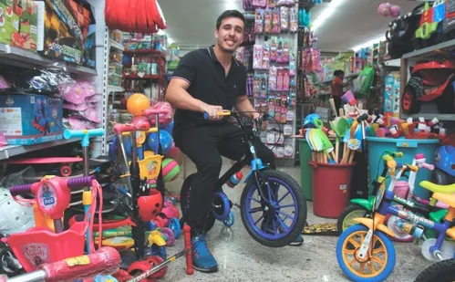 
          Imagem ilustrativa da imagem Dia das Crianças: presentes vão de bonecas a brinquedos eletrônicos
          