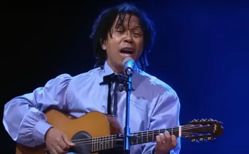 
          Imagem ilustrativa da imagem Djavan convida fãs a criarem versões de música de seu próximo álbum
          