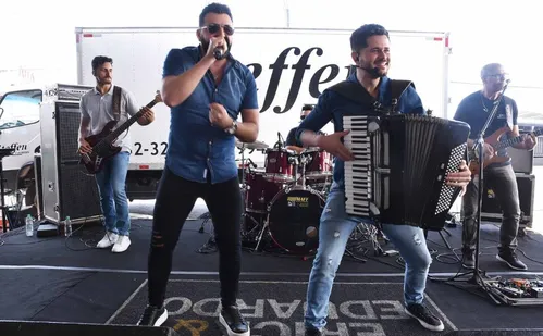 
          Imagem ilustrativa da imagem Domingo com churrascada, festivais e feira
          