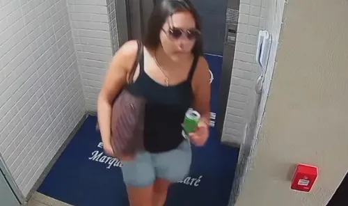 
          Imagem ilustrativa da imagem Duas mulheres entram em prédio de luxo no Recife e saem com R$ 1 milhão em jóias
          