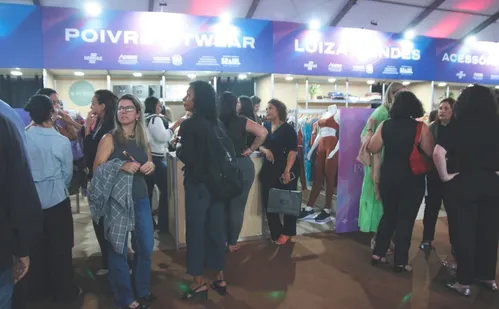 
          Imagem ilustrativa da imagem ES Fashion: Praça do Papa vira point da moda até domingo. Veja fotos
          