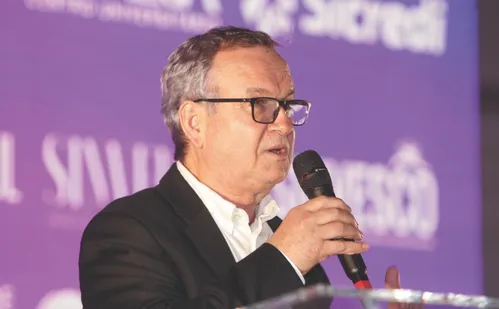 
          Imagem ilustrativa da imagem ES Fashion: Praça do Papa vira point da moda até domingo. Veja fotos
          