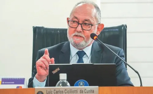 
          Imagem ilustrativa da imagem ES: Luiz Carlos Ciciliotti é eleito novo presidente do Tribunal de Contas
          