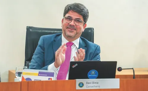 
          Imagem ilustrativa da imagem ES: Luiz Carlos Ciciliotti é eleito novo presidente do Tribunal de Contas
          