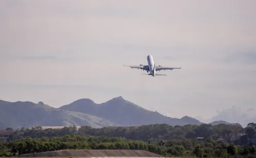 
          Imagem ilustrativa da imagem ES registra recorde histórico de passageiros no Aeroporto de Vitória
          