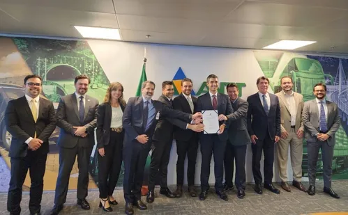 
          Imagem ilustrativa da imagem EcoRodovias assina novo contrato de concessão da BR-101
          