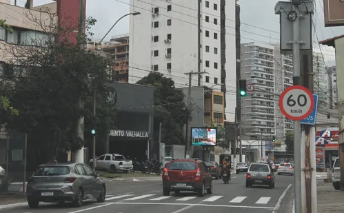 
          Imagem ilustrativa da imagem Em 1 mês, novos radares aplicam 10 mil multas em Vila Velha
          