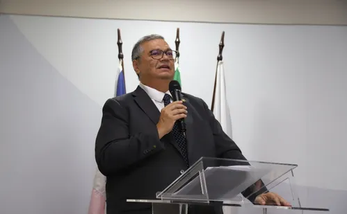 
          Imagem ilustrativa da imagem Em Vitória, Flávio Dino ironiza: "Tive de tirar o Pateta e o Mickey da minha vida"
          