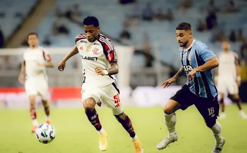 
          Imagem ilustrativa da imagem Em momentos distintos, Flamengo e Grêmio se enfrentam no Maracanã
          
