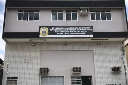 
          Imagem ilustrativa da imagem Empresário é vítima de roubo seguido de morte em Toritama
          