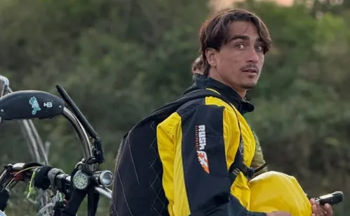 
          Imagem ilustrativa da imagem Empresário fundador de franquia de pizzarias morre em acidente com paraquedas
          