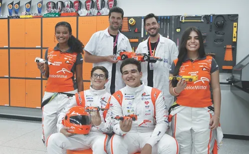 
          Imagem ilustrativa da imagem Escolas criam mais incentivos para formar líderes no futuro
          