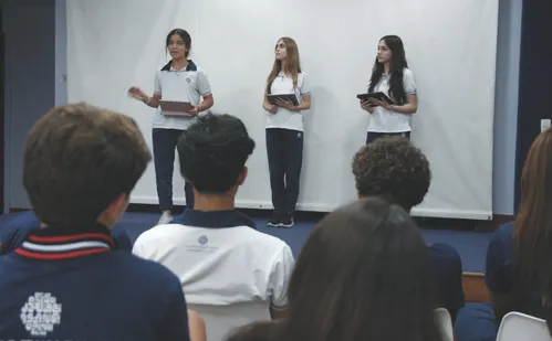 
          Imagem ilustrativa da imagem Escolas criam mais incentivos para formar líderes no futuro
          