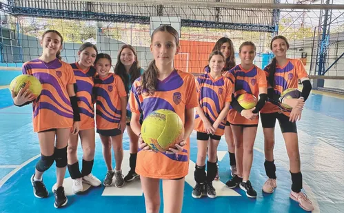 
          Imagem ilustrativa da imagem Escolas criam mais incentivos para formar líderes no futuro
          