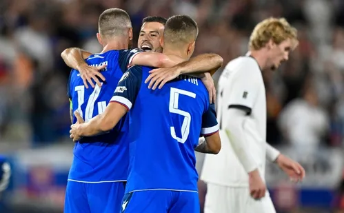 
          Imagem ilustrativa da imagem Espanha bate a Bulgária com brilho de Yamal e Alemanha perde para Eslováquia
          