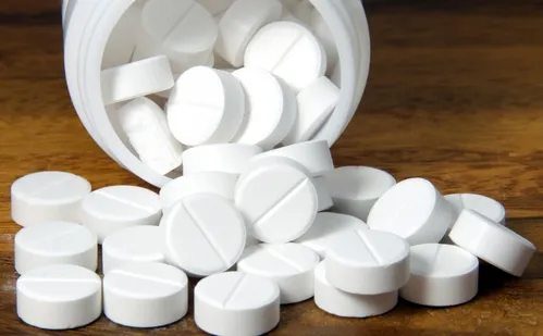 
          Imagem ilustrativa da imagem Anvisa diz que paracetamol, associado com autismo por Trump, tem histórico seguro
          