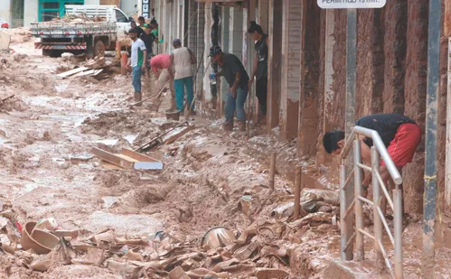 
          Imagem ilustrativa da imagem Espírito Santo elabora plano para enfrentar desastres naturais
          