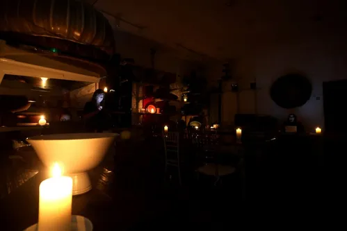 
          Imagem ilustrativa da imagem Estados brasileiros registram apagão durante a madrugada
          