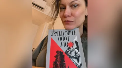 
          Imagem ilustrativa da imagem "Eu tenho um recado para você: trago seu amor em 24 horas"
          