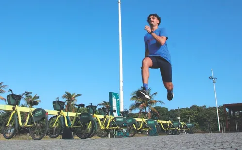
          Imagem ilustrativa da imagem Ex-atleta: “Graças à corrida, eu consegui fazer faculdade”
          