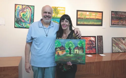 
          Imagem ilustrativa da imagem Ex-moradora de rua usa a arte para mudar de vida
          