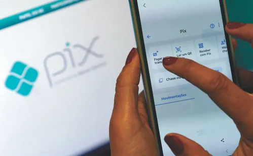 
          Imagem ilustrativa da imagem Fake news do Pix atrapalhou investigações contra o PCC, diz Receita
          