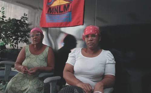 
          Imagem ilustrativa da imagem Famílias ocupam prédio do antigo TRT em Vitória
          