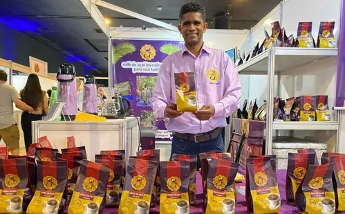 
          Imagem ilustrativa da imagem Feinbares: bares vão ter cachaça do vovô e café de açaí
          