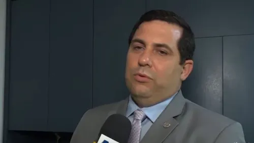 
          Imagem ilustrativa da imagem Filho de juíza pernambucana é indiciado por atropelar casal em moto em Jaboatão
          