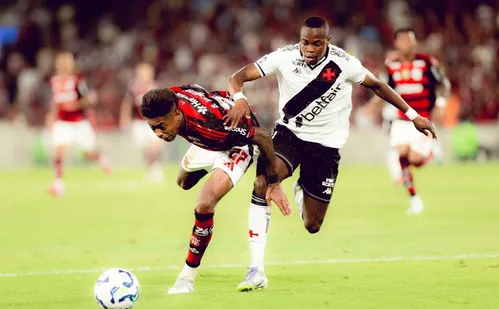 
          Imagem ilustrativa da imagem Flamengo poupa titulares, empata com o Vasco e vê distância para o Palmeiras cair
          