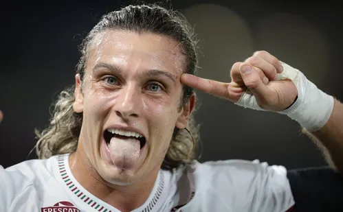 
          Imagem ilustrativa da imagem Fluminense fica perto das quartas na Sul-Americana
          