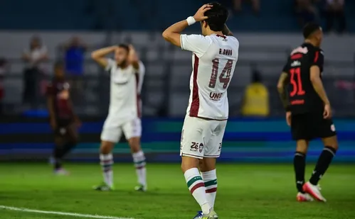 
          Imagem ilustrativa da imagem Fluminense sofre apagão e perde para o Red Bull Bragantino
          