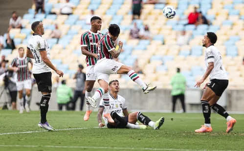 
          Imagem ilustrativa da imagem Fluminense vence Botafogo na estreia de Zubeldía e quebra jejum no clássico
          